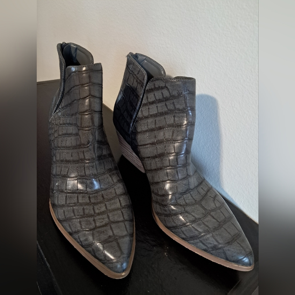 Shu Shop Booties, Women Size 10 Gray Snakeskin